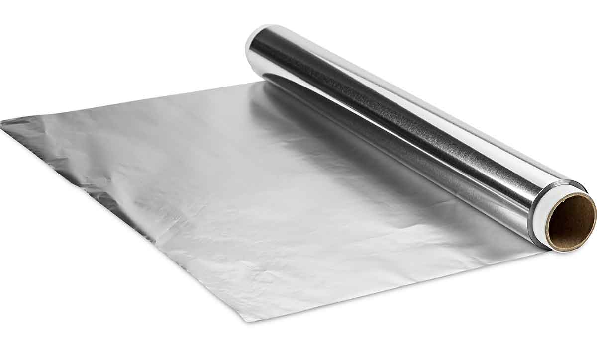 Qué cara del papel de aluminio va hacia afuera, la brillante o la