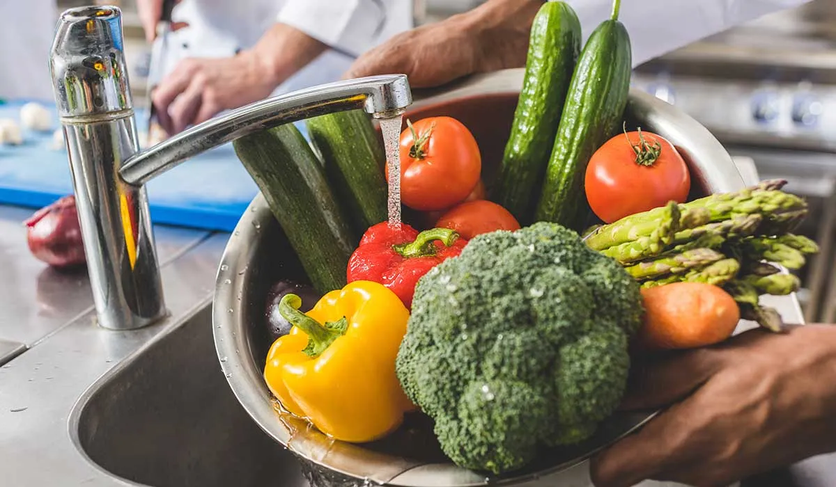 mitos sobre intoxicación por alimentos que no son reales