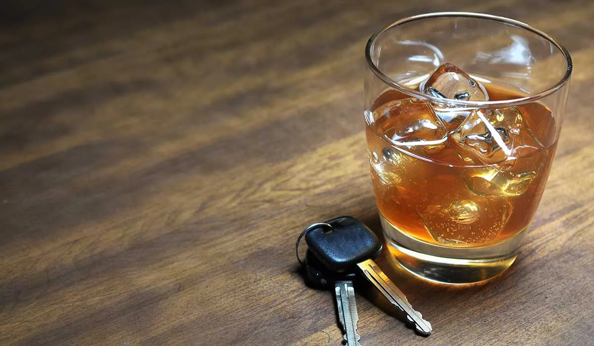 cuidado con el alcohol cuando manejes