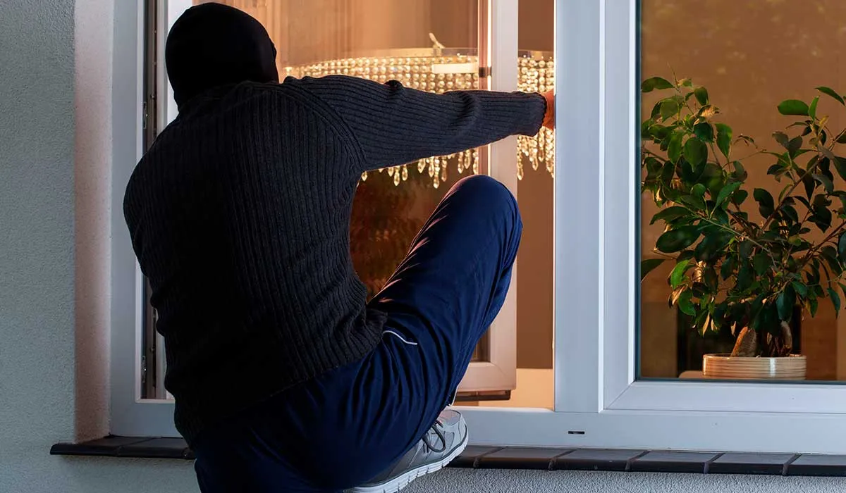 el momento del día en que un ladron puede entrar en tu casa