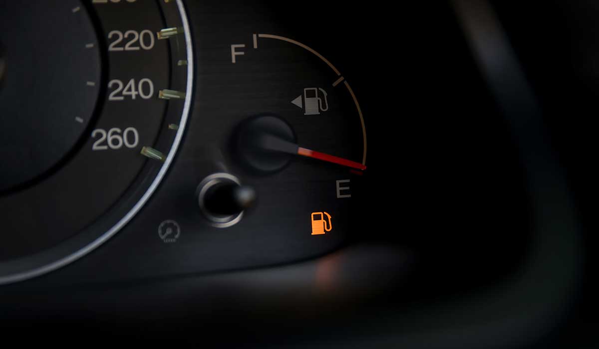 cuánta gasolina tener en el tanque de tu auto