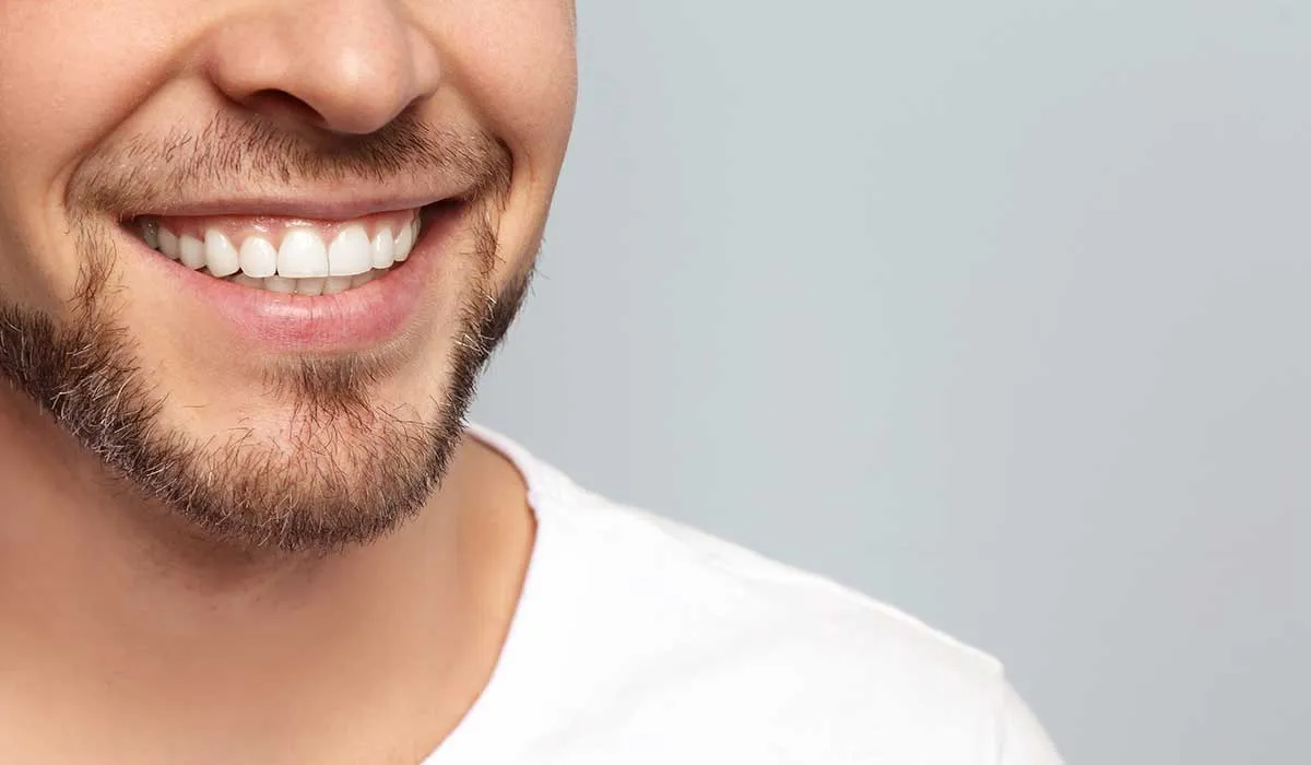 evita blanquearte los dientes con estas opciones