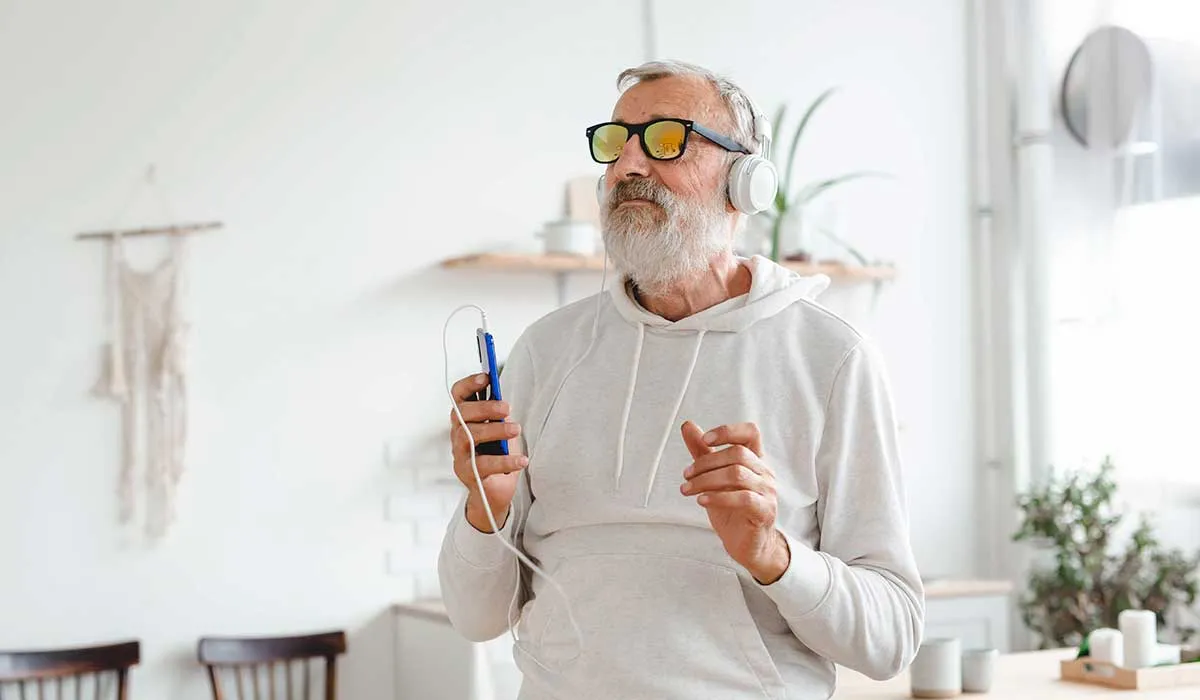 la música tiene el poder de hacerte sentir a las personas más jóvenes