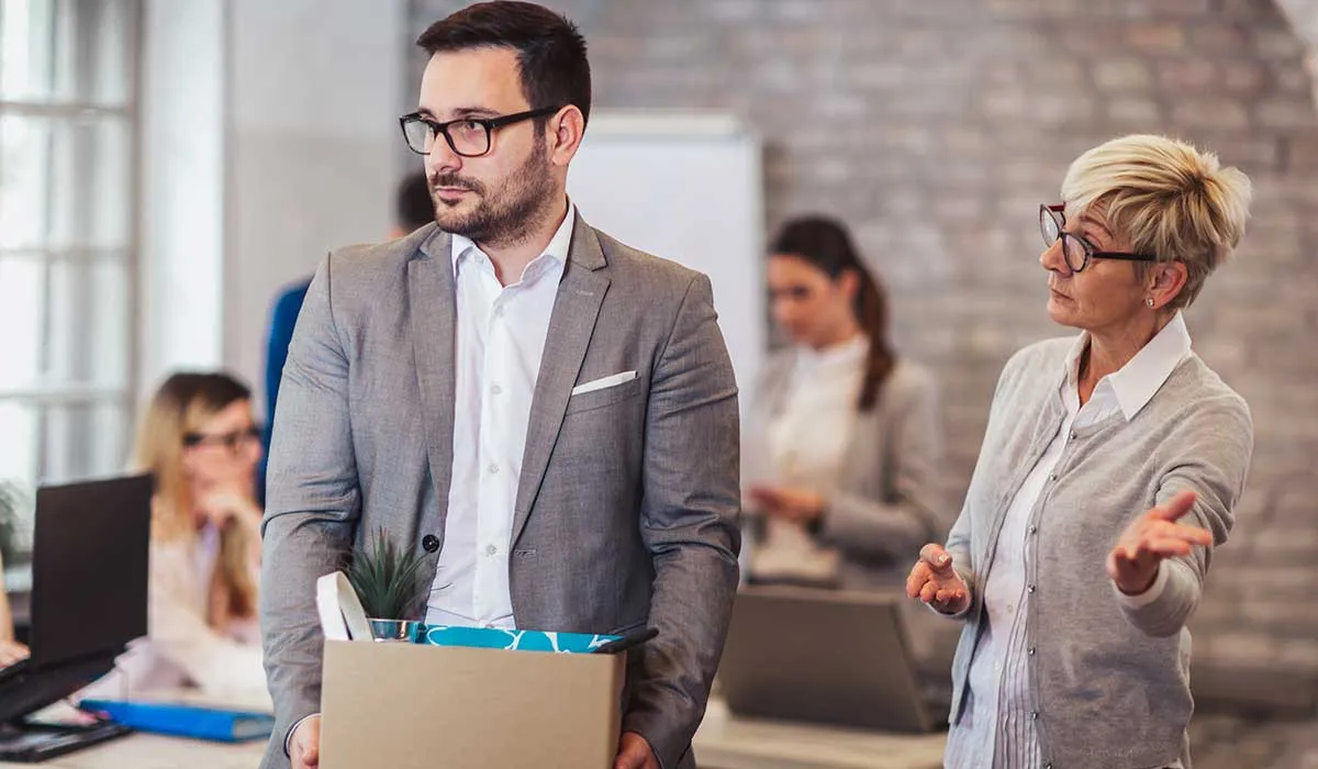 motivos extraños por los que pueden despedirte de un trabajo