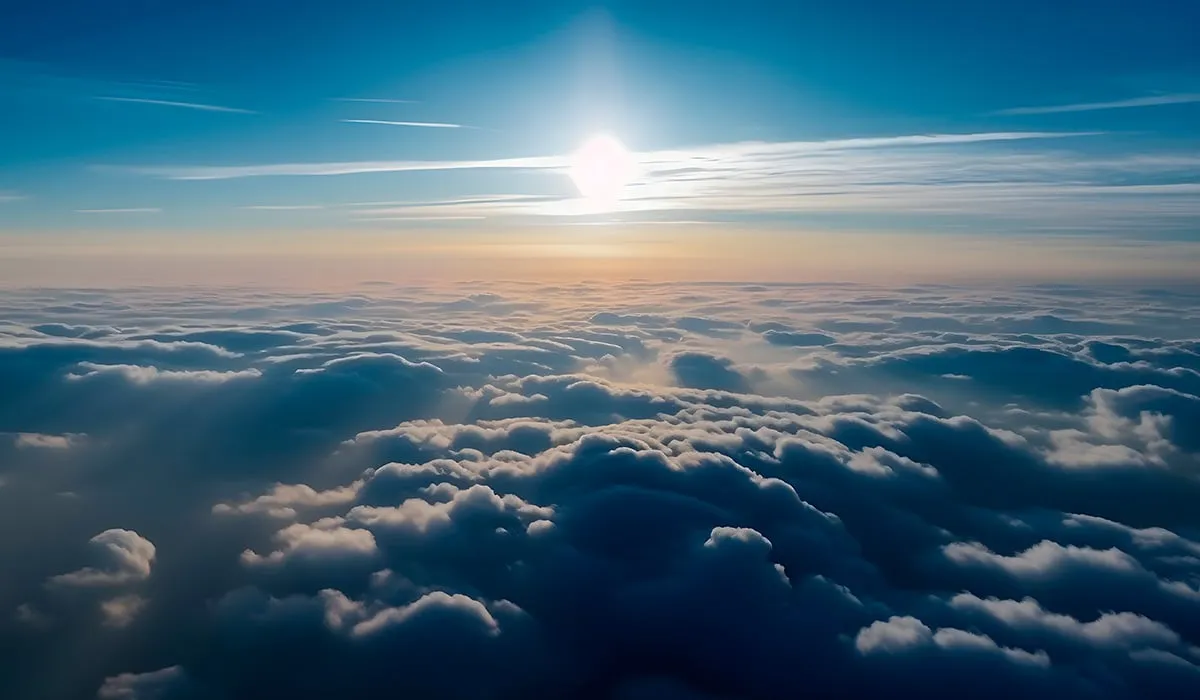 BOMBARDEO DE NUBES