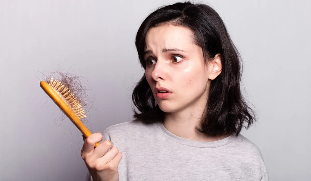 lavar cepillo del cabello