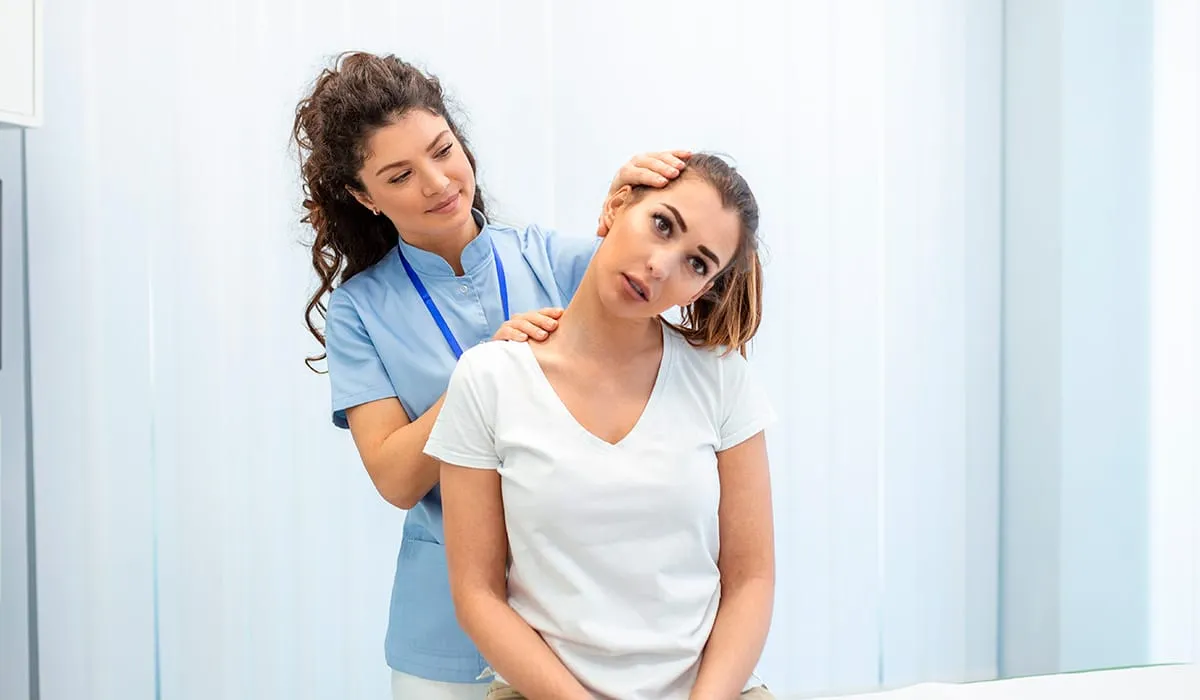 Manipulación del cuello por un quiropráctico