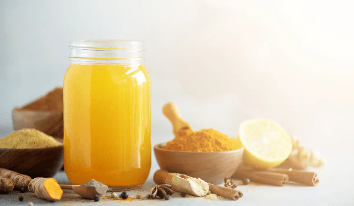 agua de cúrcuma