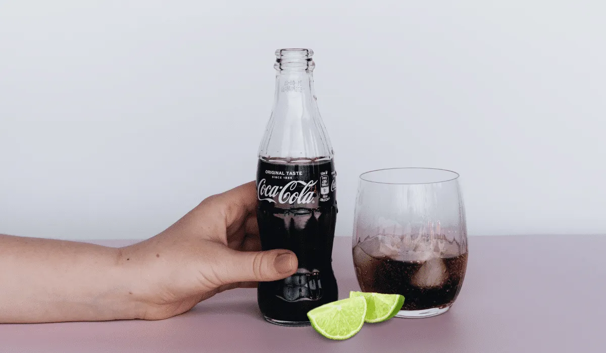 Coca con limón