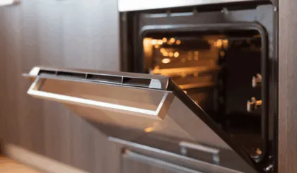 ¿Guardas ollas y sartenes en tu horno?