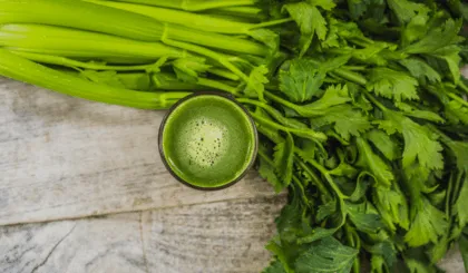 Beneficios del jugo de apio en ayunas