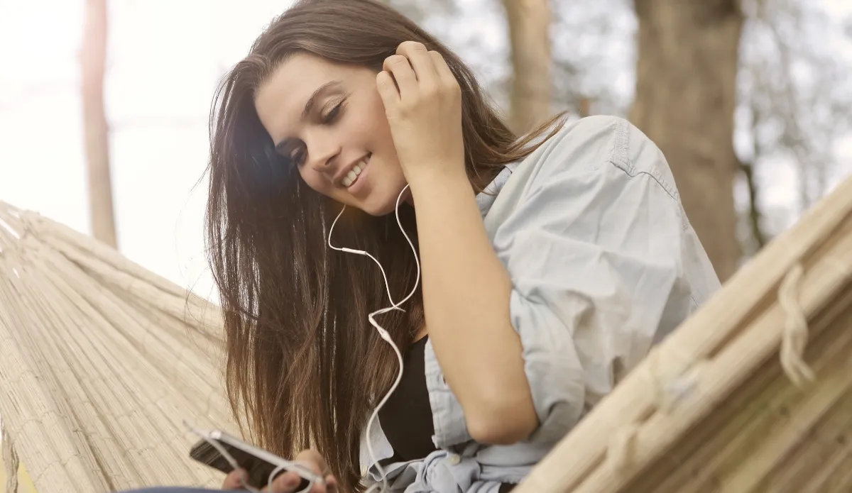 mejora tu salud mental escuchando musica