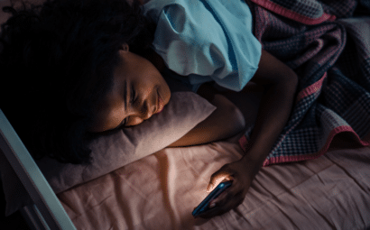 Razones para no dormir junto a tu celular