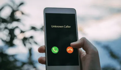 la razón por la que nunca deberías llamar a un número desconocido