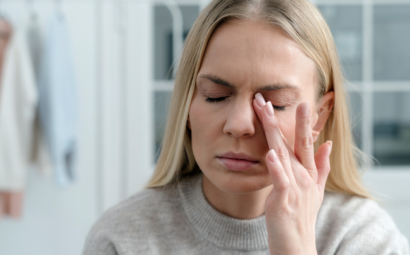 la artritis reumatoide podría dañar tus ojos