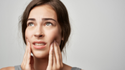 Hábitos que están perjudican tu salud dental