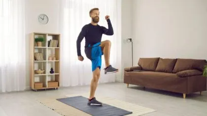 Los beneficios de caminar en el mismo lugar