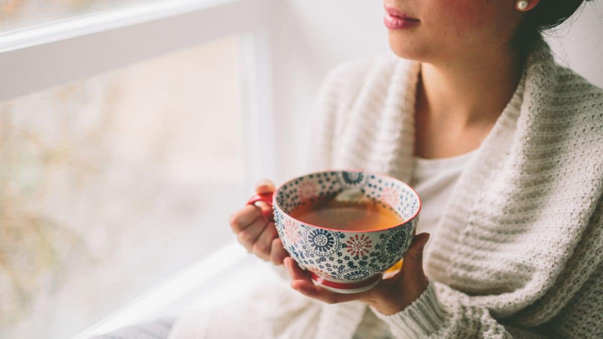 Estos son los 5 mejores tés para combatir el dolor de garganta