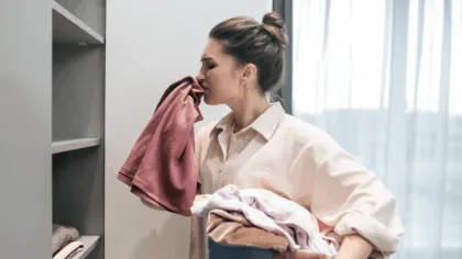 eliminar el mal olor de la ropa sin lavarla