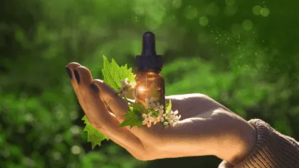 Ortiga y romero para el cabello