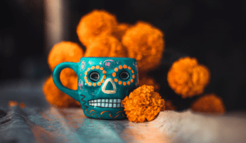 Atole de cempasúchil vegano: una opción deliciosa y saludable para celebrar el Día de Muertos