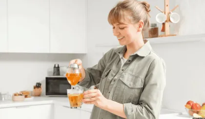 Explora 5 bebidas que ayudan a desintoxicar el hígado aprobadas por médicos