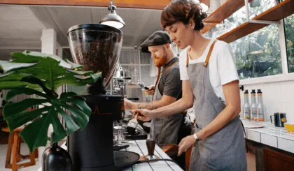 Un café equilibrado y perfecto está a tu alcance. Aprende los mejores métodos de preparación, la importancia de la temperatura y cómo disfrutarlo en su forma más pura.