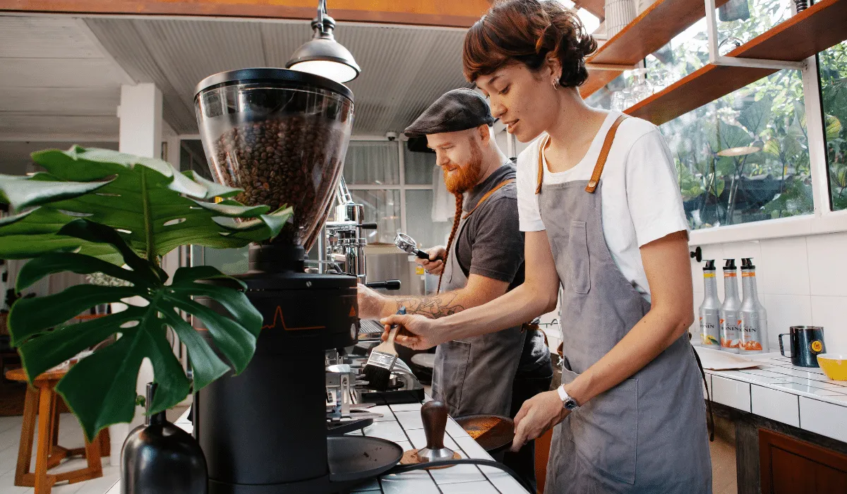 Un café equilibrado y perfecto está a tu alcance. Aprende los mejores métodos de preparación, la importancia de la temperatura y cómo disfrutarlo en su forma más pura.
