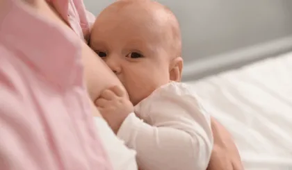 ¿Sabías que la leche materna tiene secretos por revelar? Conoce por qué su investigación sigue siendo limitada y cómo esto afecta a las madres y a sus bebés.