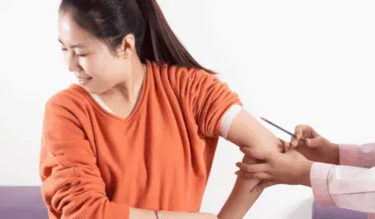 ¿Le temes a las inyecciones? Descubre el innovador dispositivo MiDe que promete revolucionar la administración de medicamentos sin agujas.