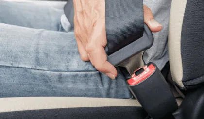 azúcar enemiga de la juventud