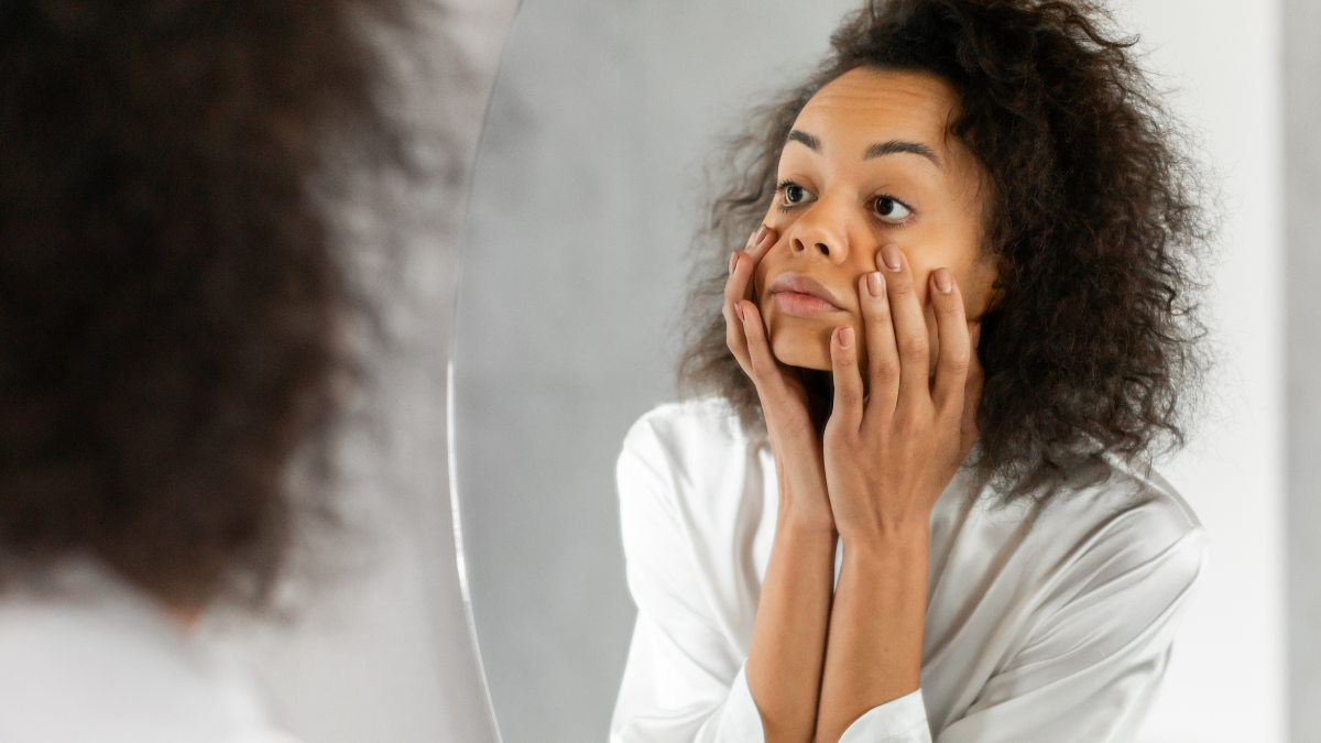 ¿Tienes los ojos hinchados por la mañana? Causas y tratamientos