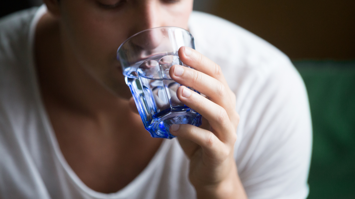 12 enfermedades que pueden causar deshidratación en adultos