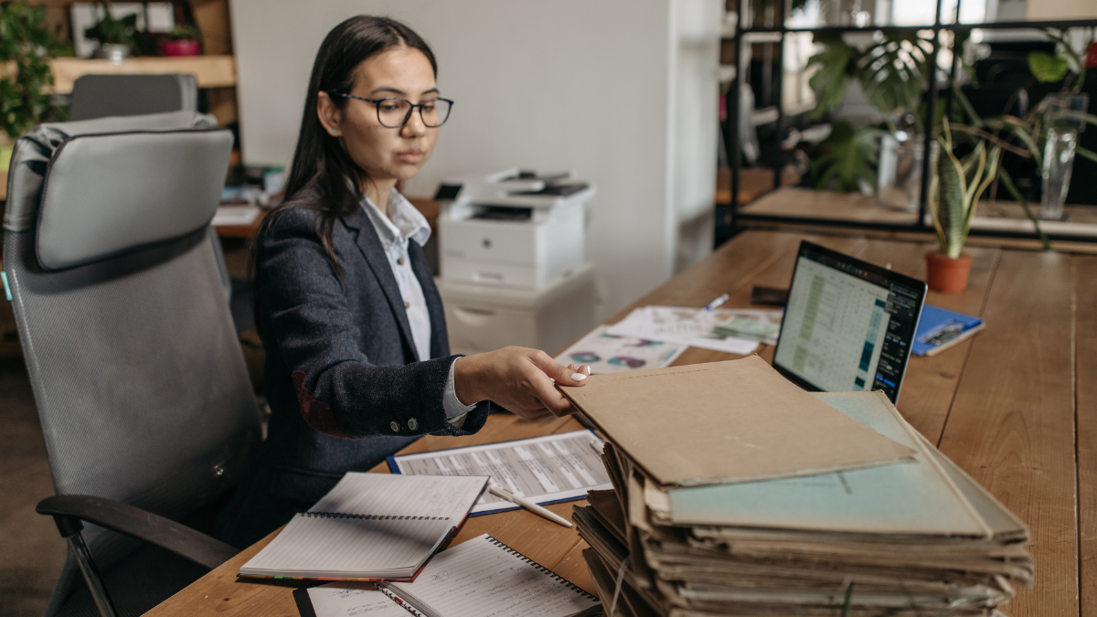 ¿Trabajar para vivir o vivir para trabajar? El debate que crece en México