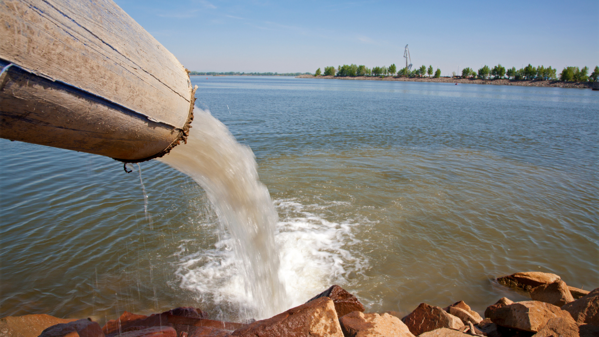 Contaminantes emergentes en el agua potable: ¿qué riesgos enfrentas?