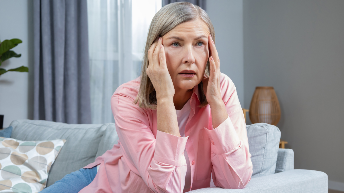 Menopausia y visión: ¿por qué comienzas a ver borroso… y qué puedes hacer para evitarlo sin lentes?