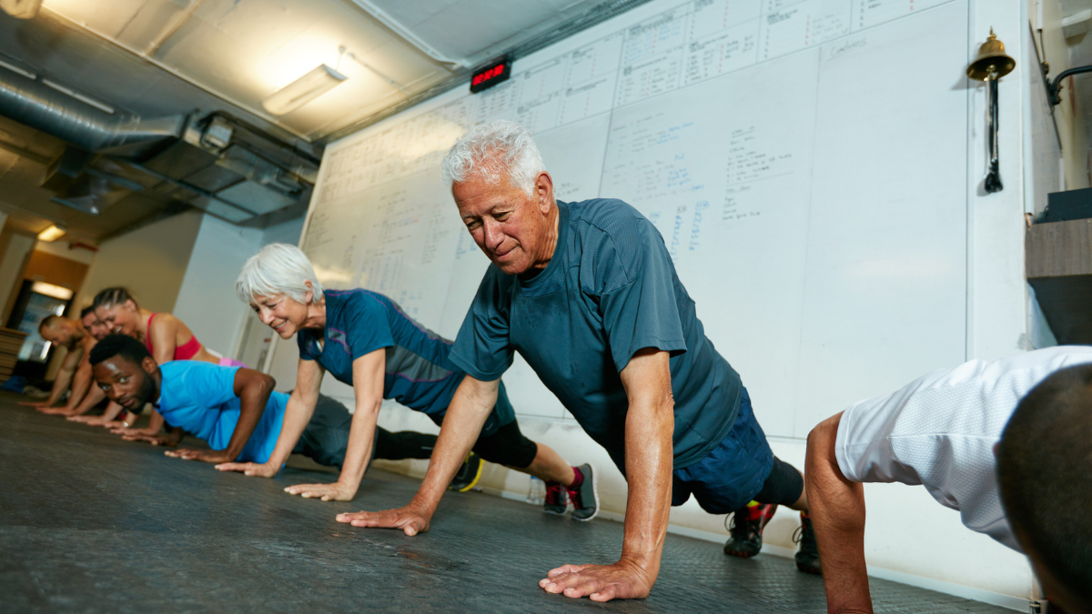 Ejercicios para adultos mayores: cómo mantenerse activo, fuerte y sin lesiones