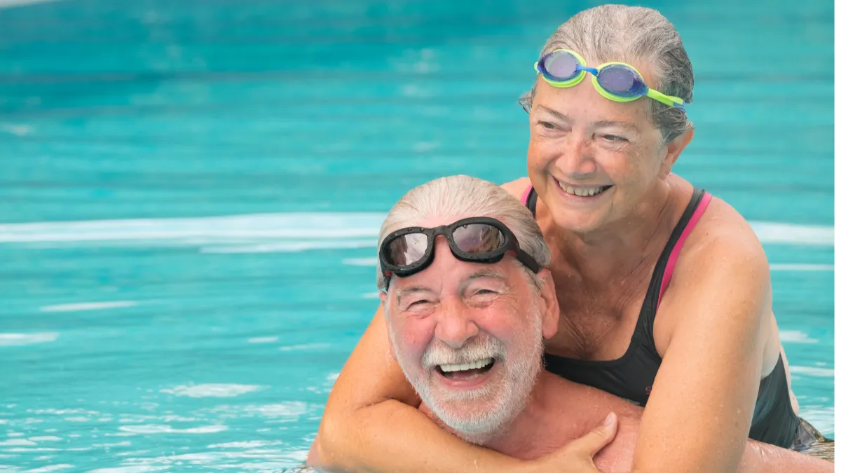 natación personas mayores