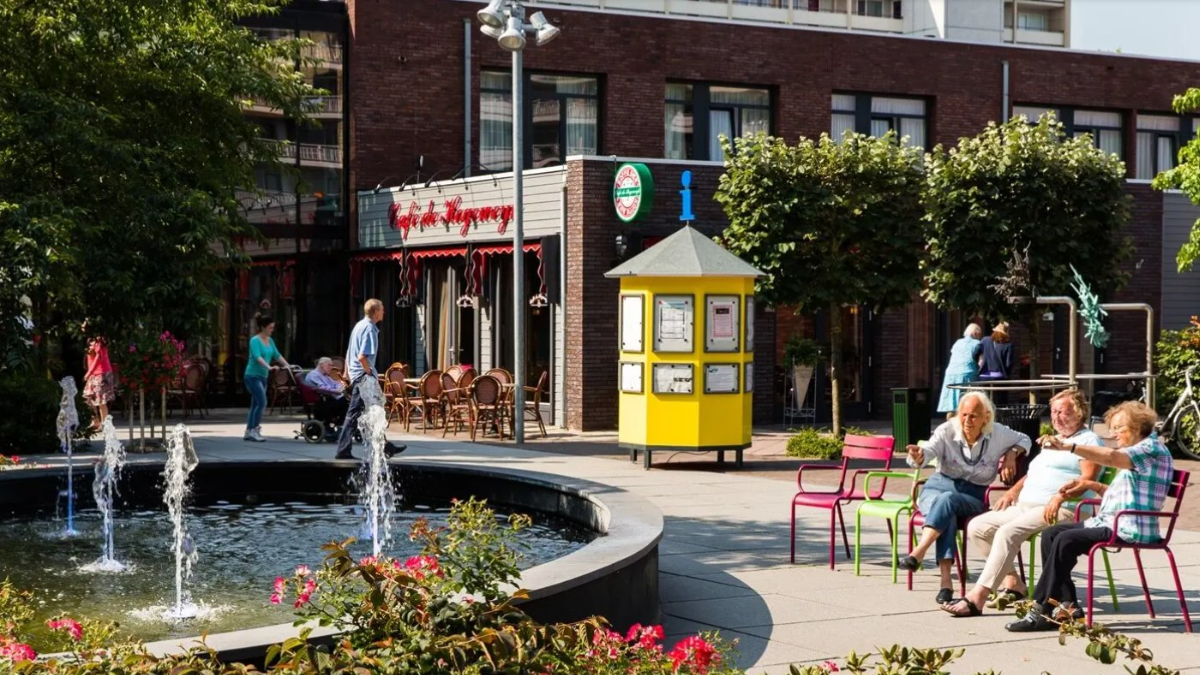 Hogeweyk, el 'pueblo falso' donde vivir con demencia es posible