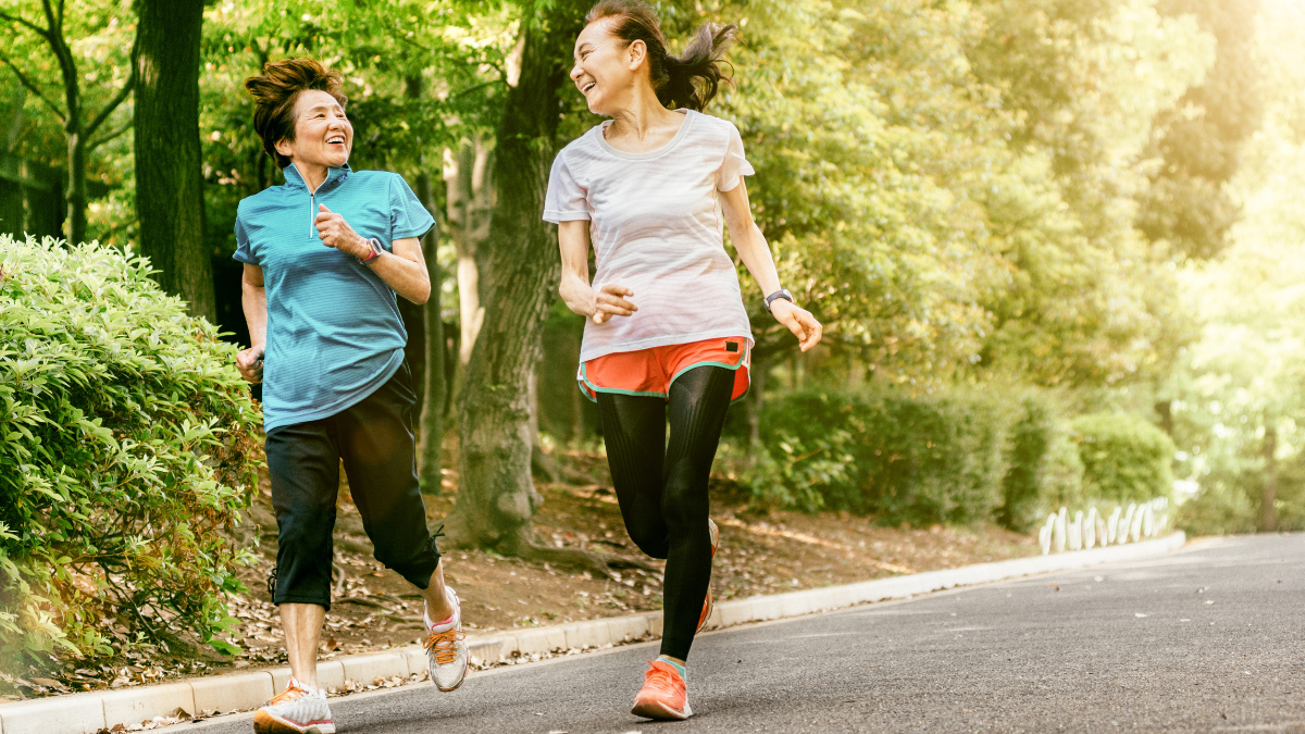 Caminata japonesa el método más eficaz que los 10 mil pasos, según expertos