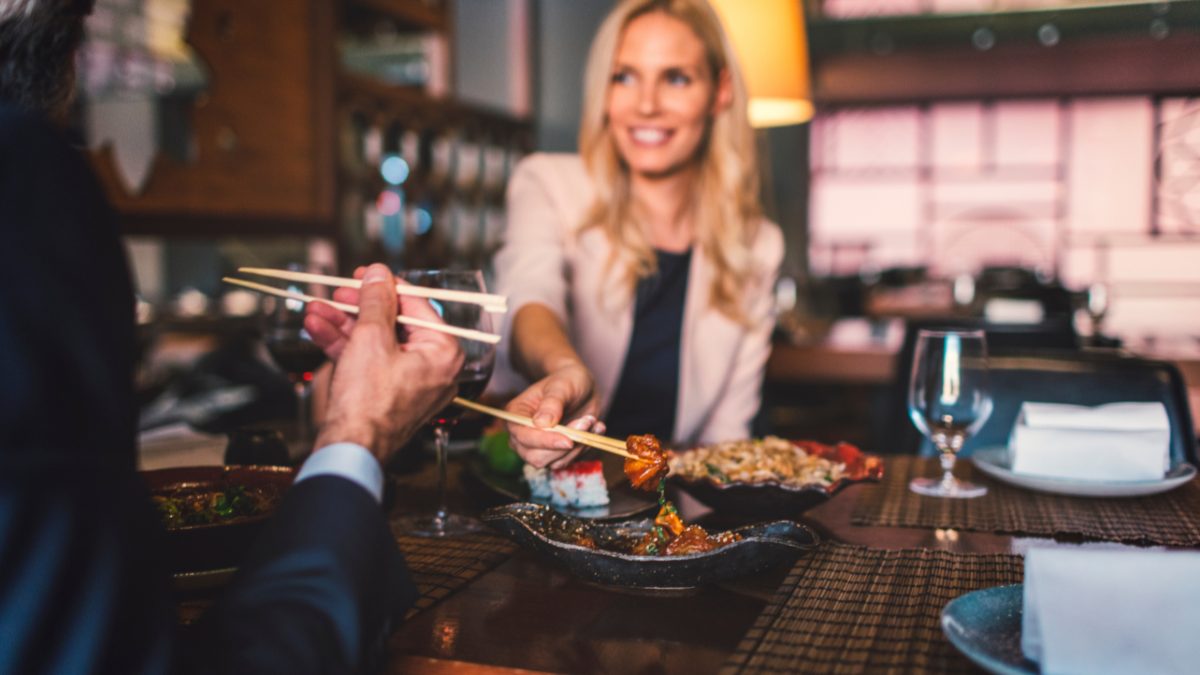 Comer sin horarios: 5 efectos negativos en tu organismo, según expertos