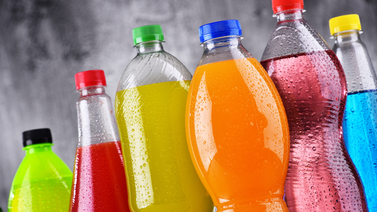 Un 20% más caro: el plan para reducir el consumo de refrescos en México