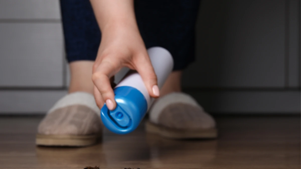 Por qué no debes usar spray para cucarachas de las pequeñas (según un experto).