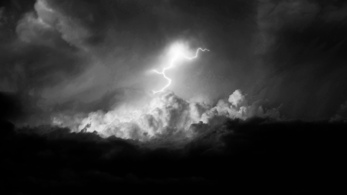 ¿Qué es una “tormenta negra” y por qué se habla de ella en México?