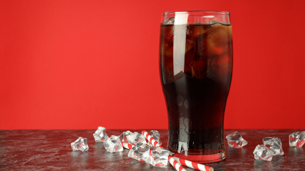 ¿Podría tu refresco light envejecer tu cerebro? Un estudio dice que sí
