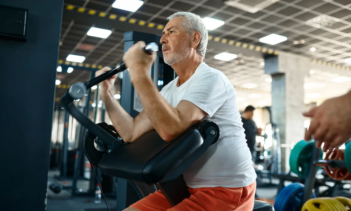 ¿Creías que caminar era lo mejor después de los 60? Los expertos dicen que este ejercicio es superior