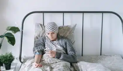 Se estima que 1 de cada 12 mujeres será diagnosticada a lo largo de su vida, una cifra que nos recuerda la urgencia de hablar, de mirar, de actuar.