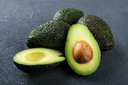 beneficios del aguacate diario