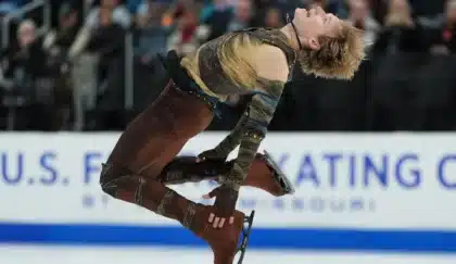 Salto cuádruple axel