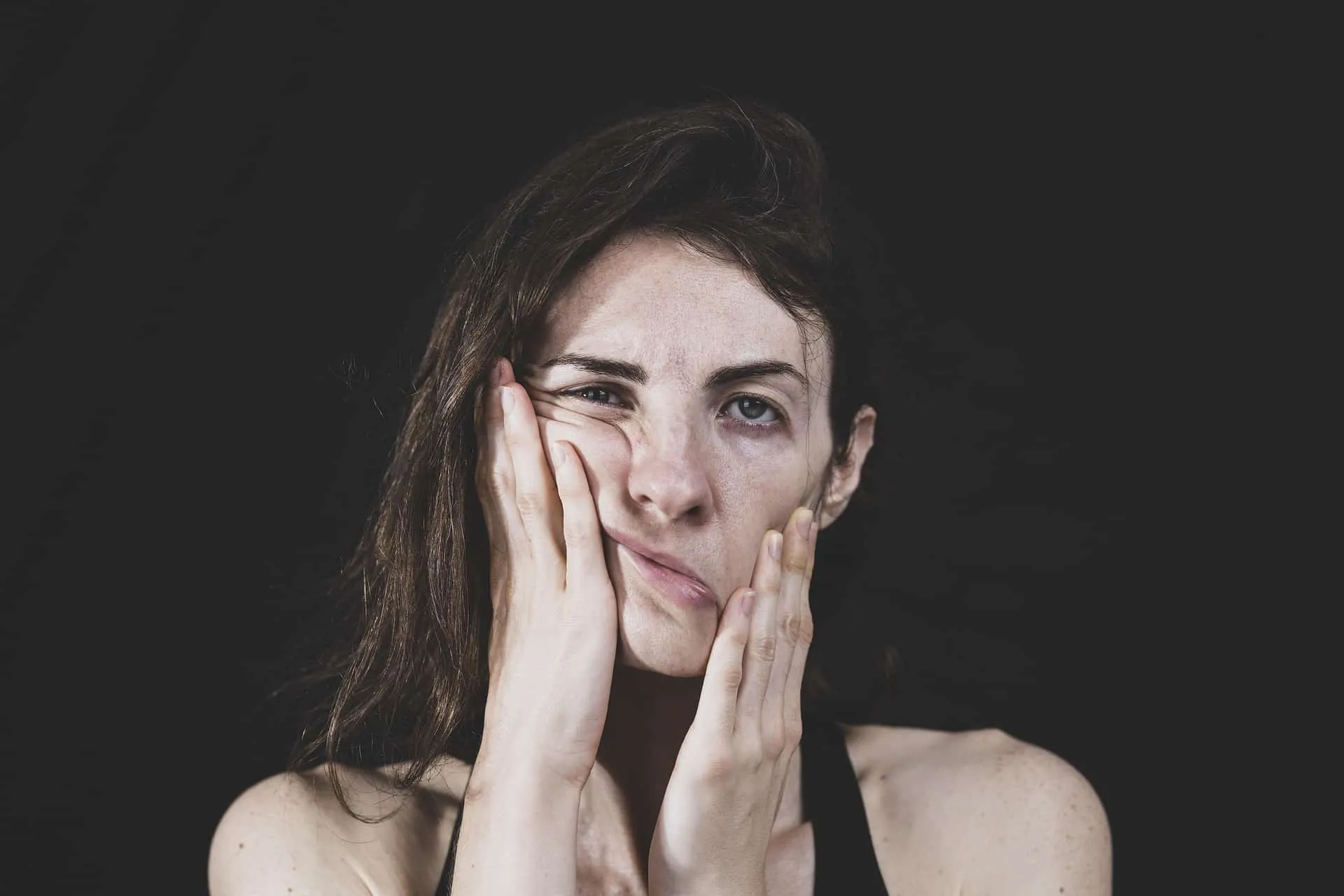 Cuando una persona duerme menos de seis horas por noche de forma constante, el cuerpo puede comenzar a experimentar diversos efectos negativos.